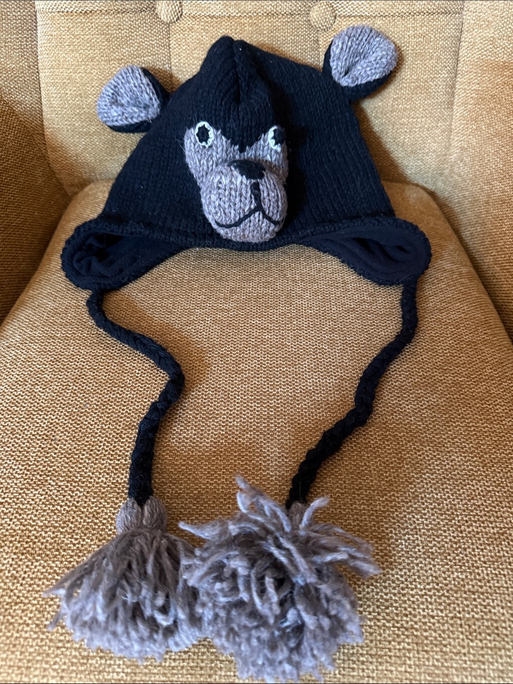 Black bear hat